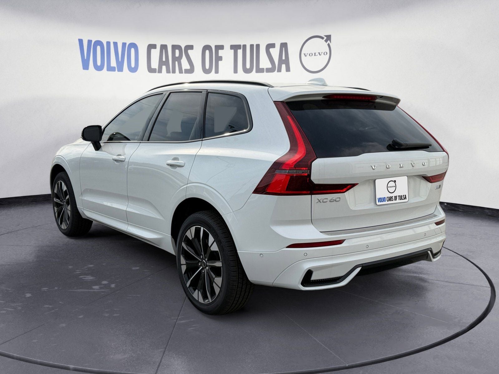 2026 Volvo XC60 B5 Plus
