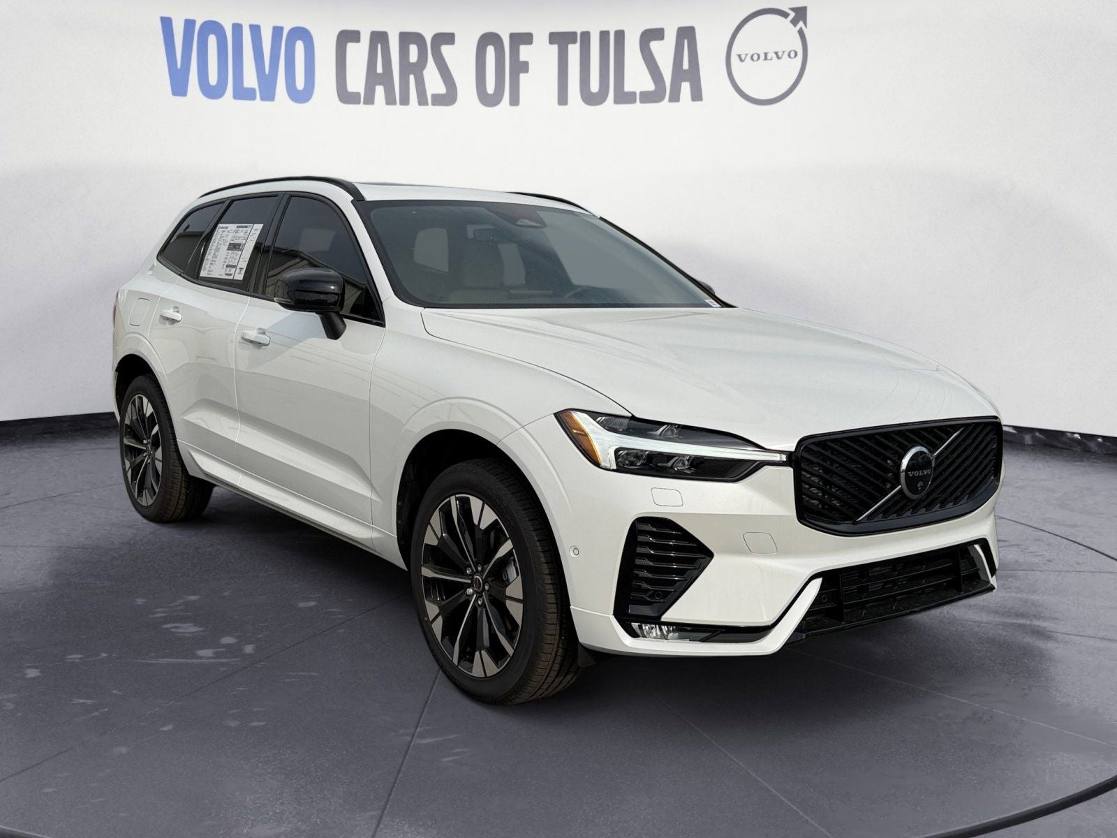 2026 Volvo XC60 B5 Plus