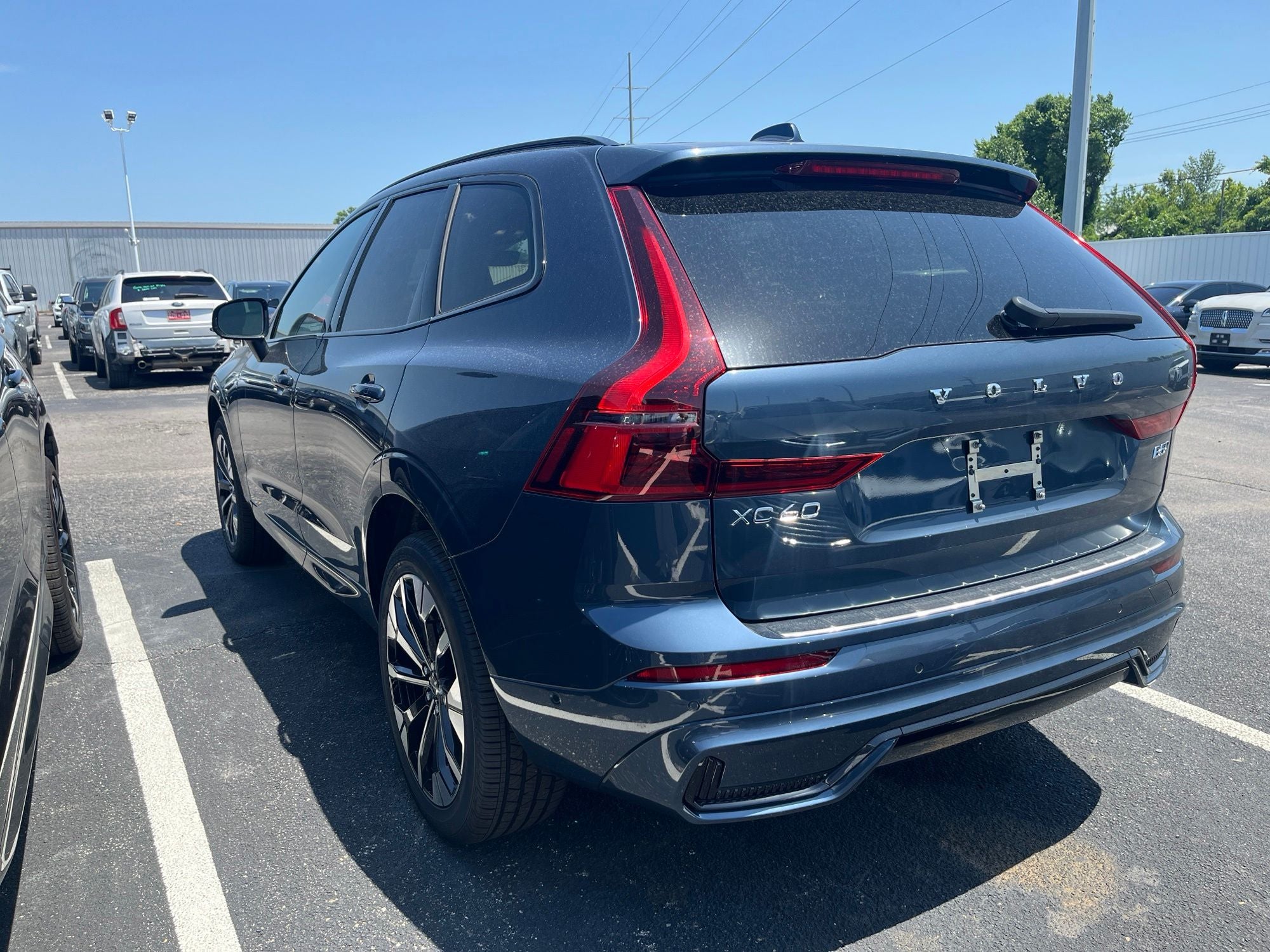 2026 Volvo XC60 B5 Plus