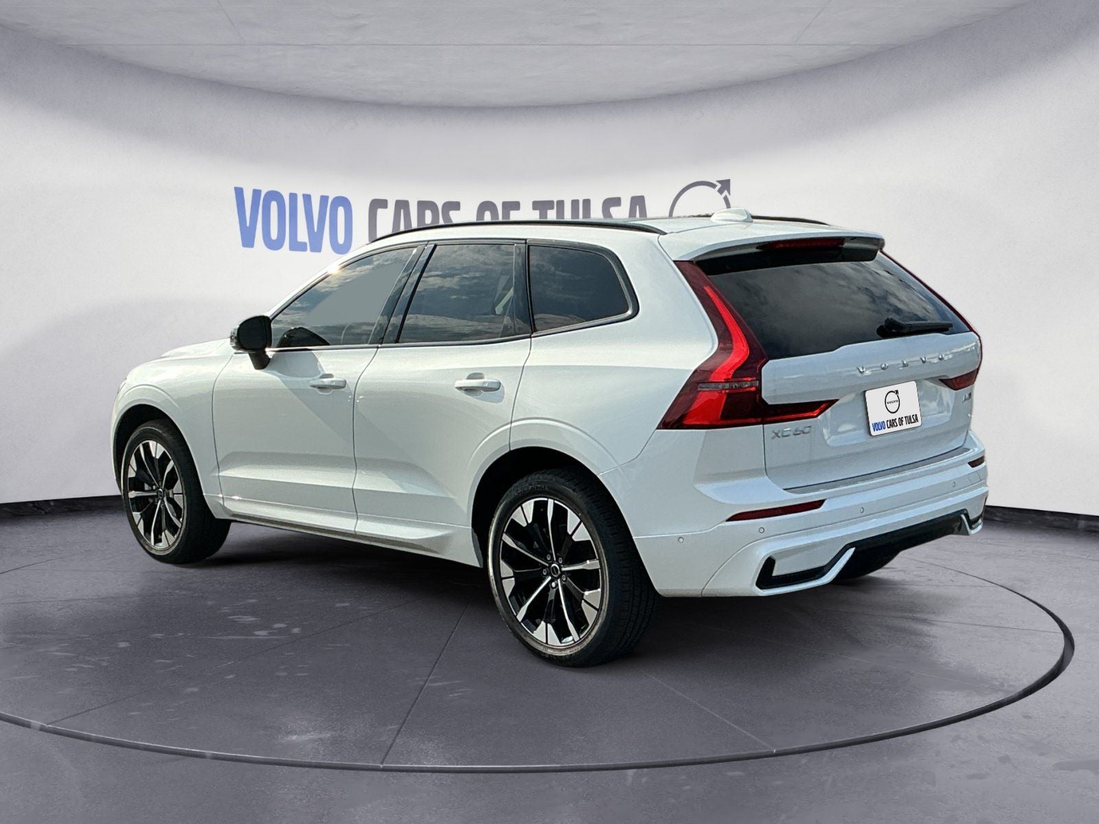 2026 Volvo XC60 B5 Plus