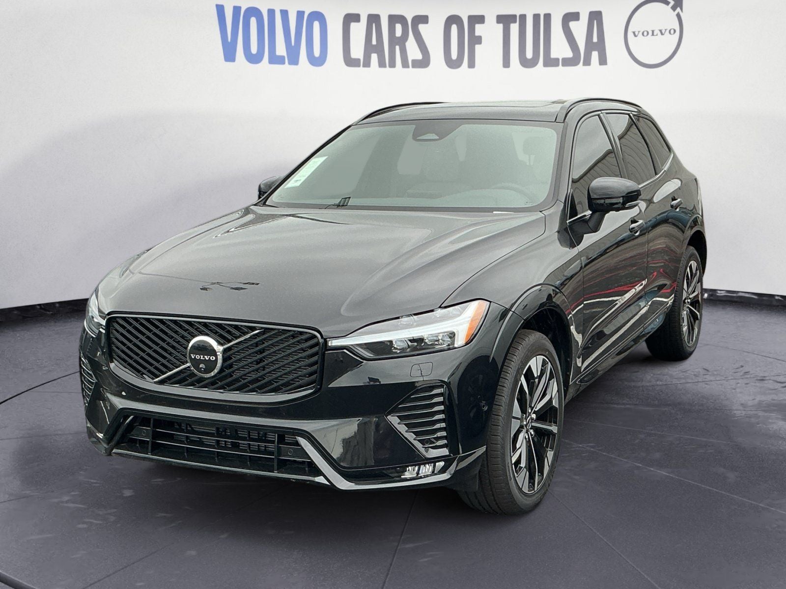 2026 Volvo XC60 B5 Plus