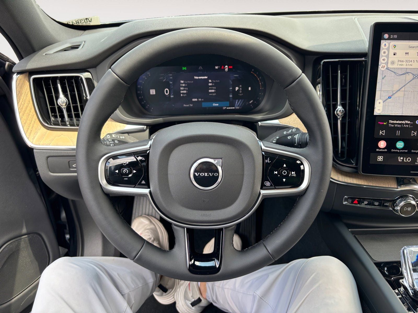 2026 Volvo XC60 B5 Plus