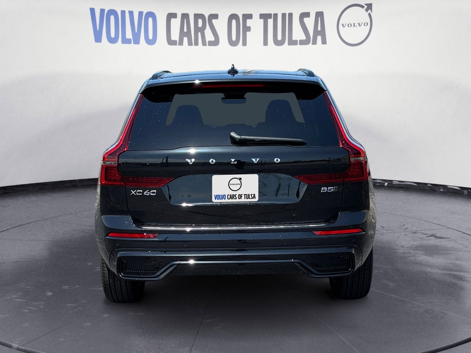 2026 Volvo XC60 B5 Plus