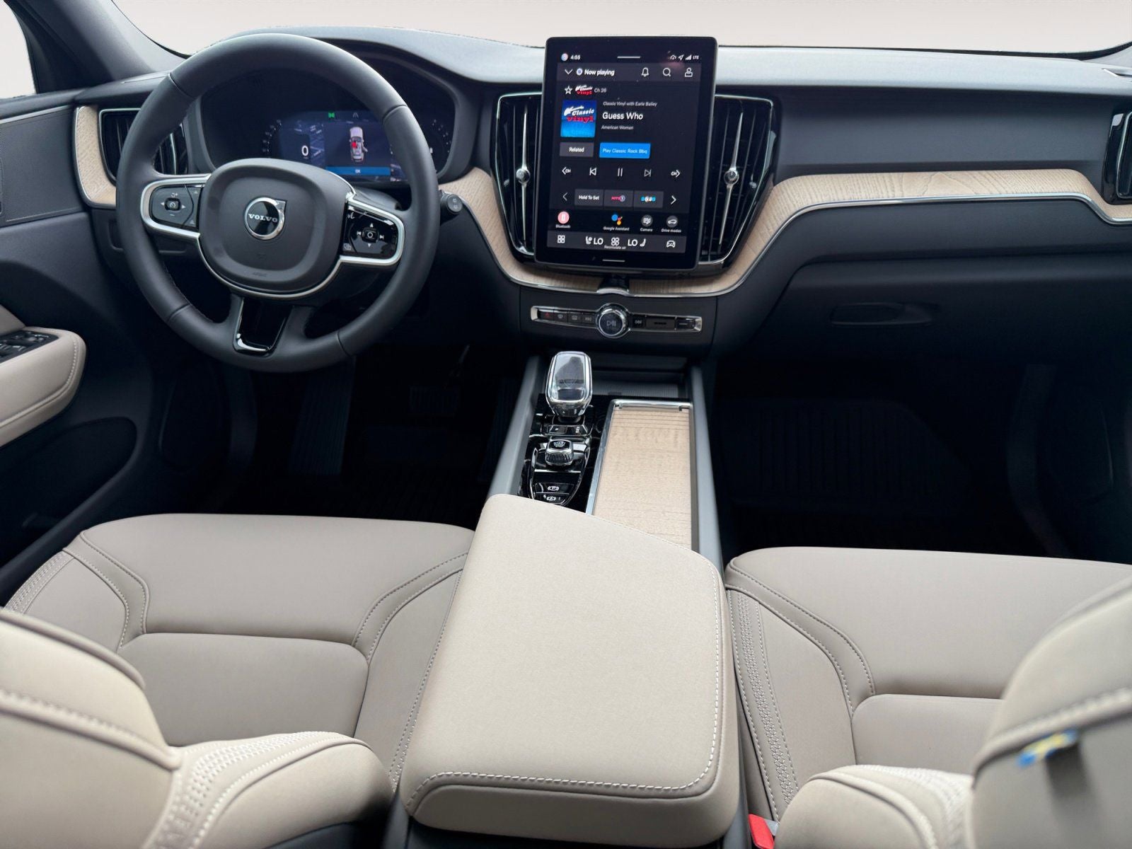 2026 Volvo XC60 B5 Plus