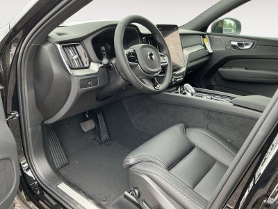 2026 Volvo XC60 B5 Ultra Black Edition