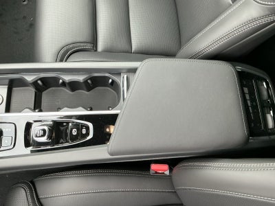 2026 Volvo XC60 B5 Ultra Black Edition