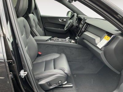 2026 Volvo XC60 B5 Ultra Black Edition