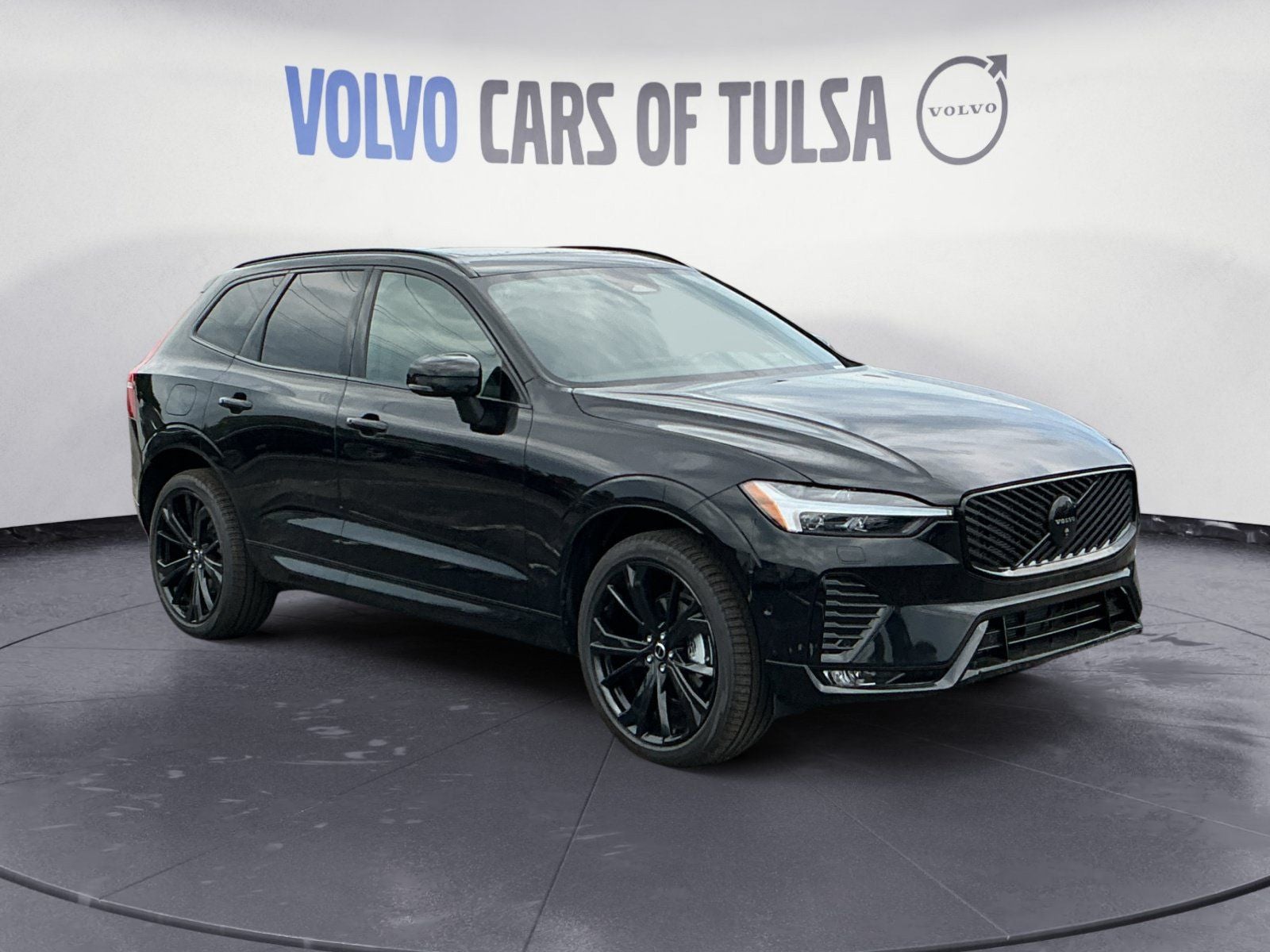 2026 Volvo XC60 B5 Ultra Black Edition