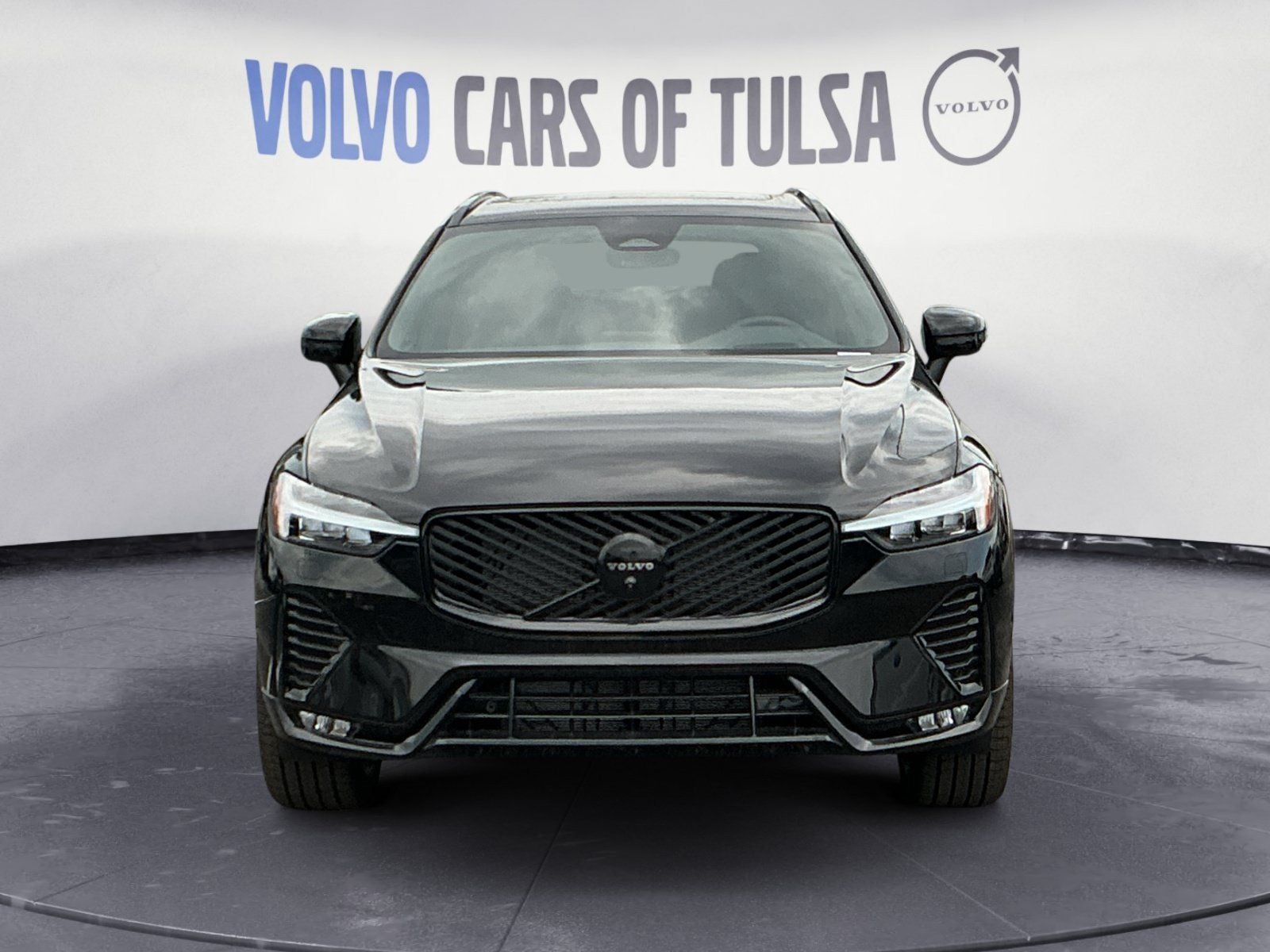 2026 Volvo XC60 B5 Ultra Black Edition