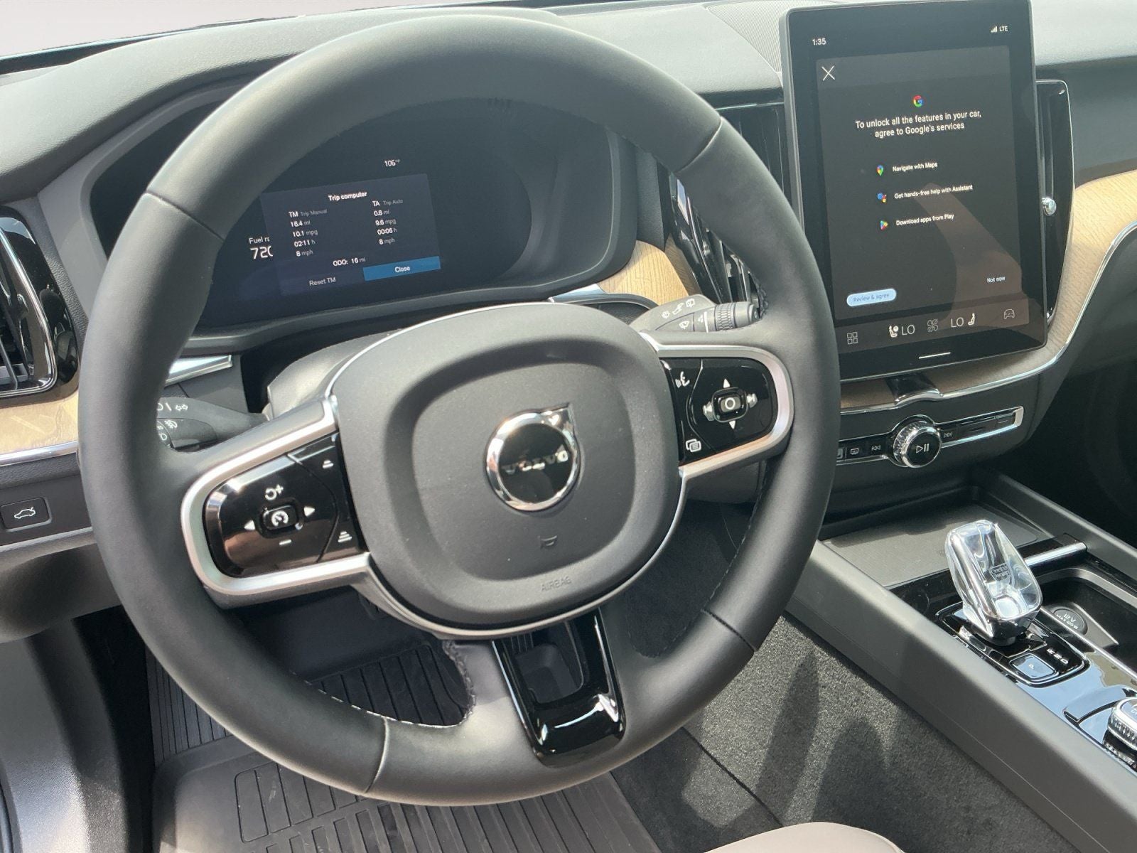 2026 Volvo XC60 B5 Core