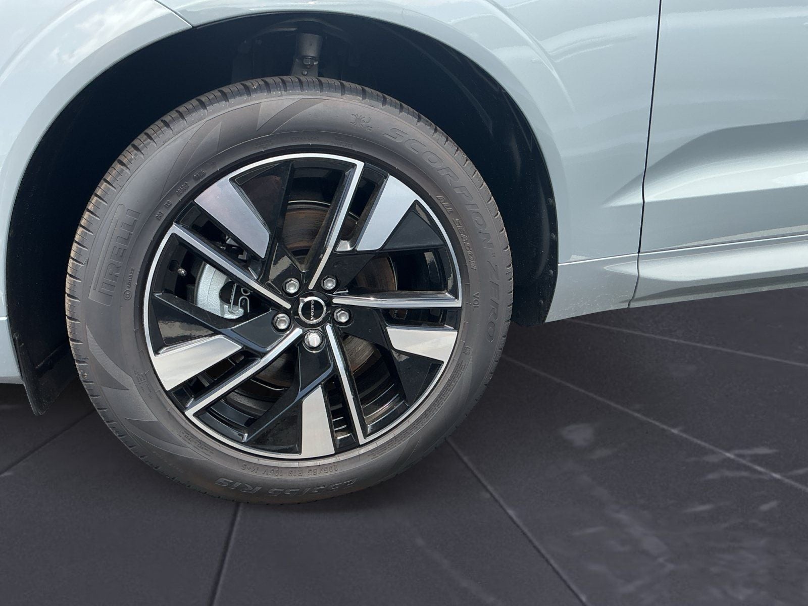 2026 Volvo XC60 B5 Core