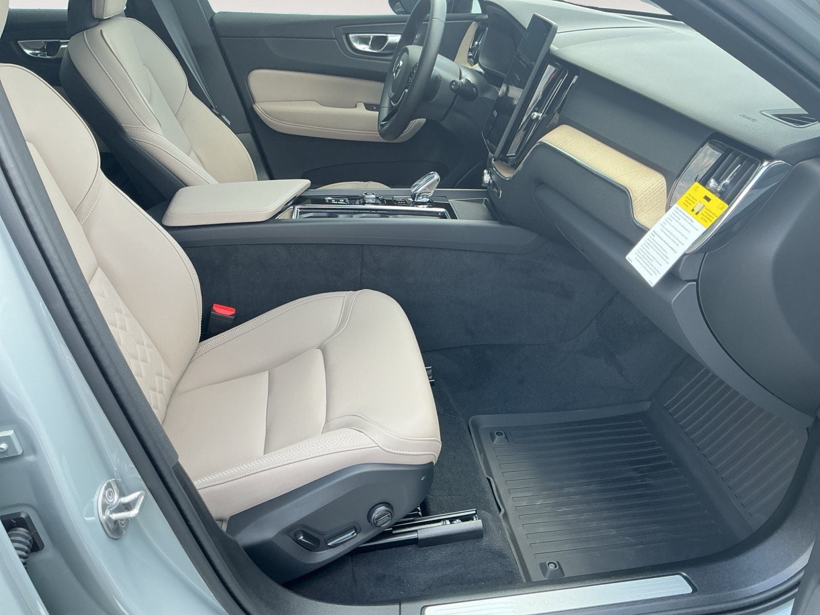 2026 Volvo XC60 B5 Core