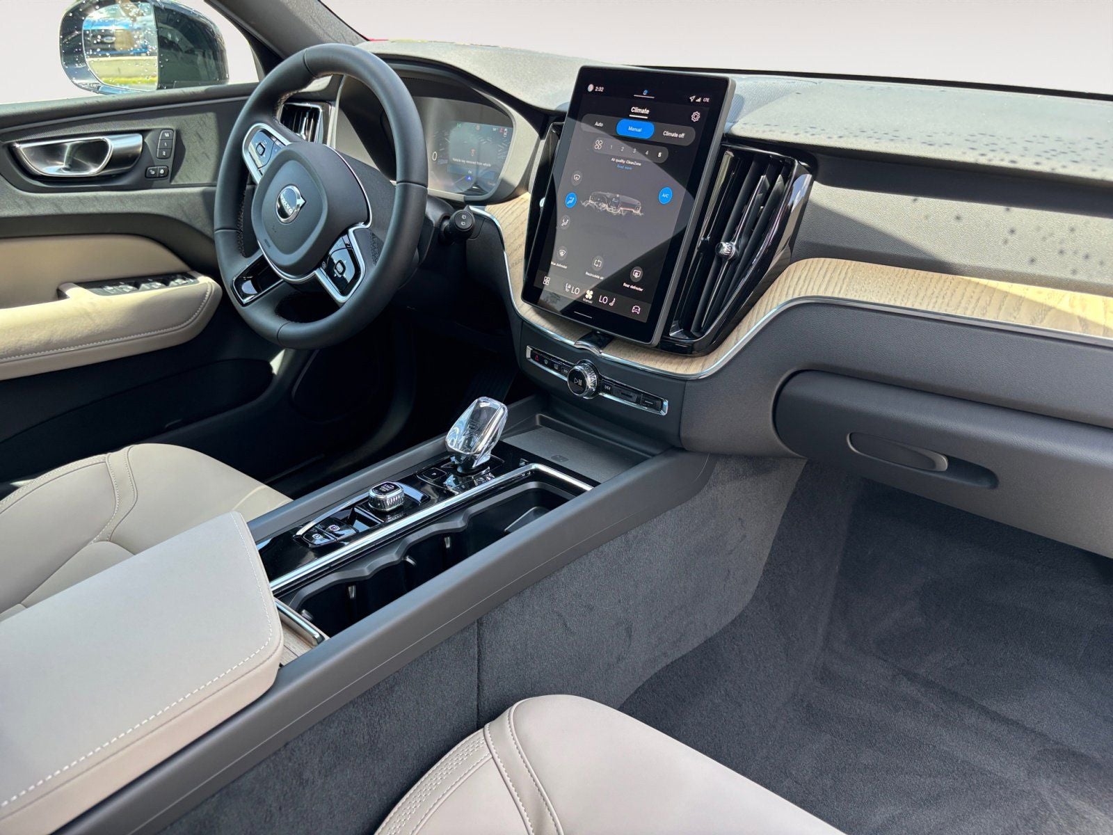 2026 Volvo XC60 B5 Core