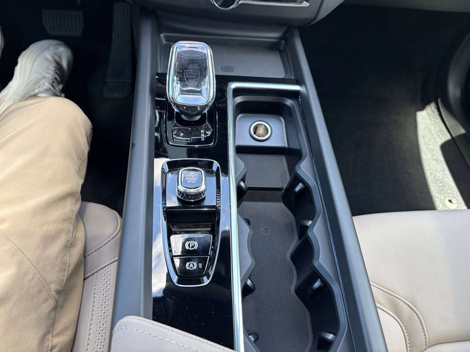 2026 Volvo XC60 B5 Core