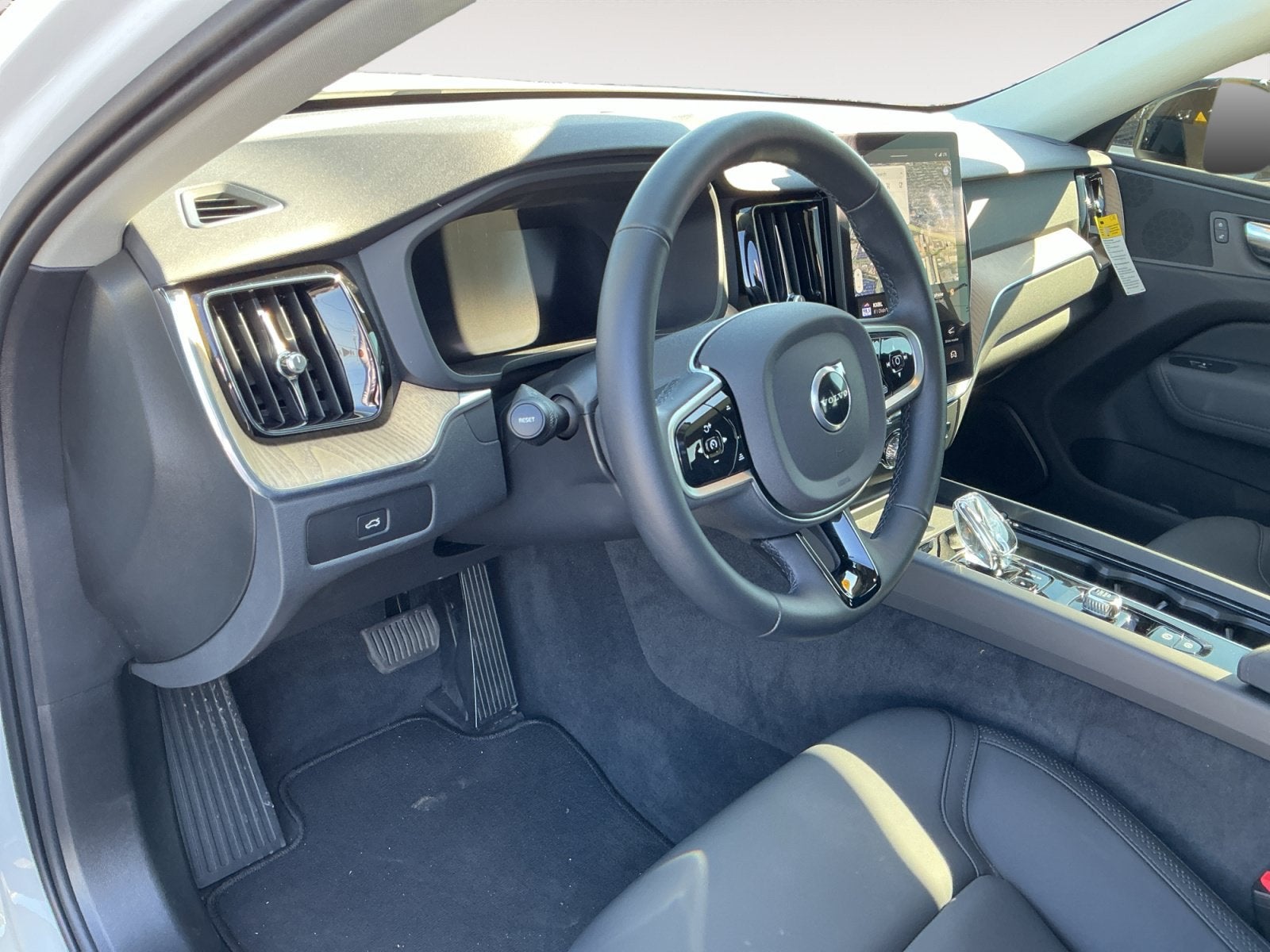 2026 Volvo XC60 B5 Core