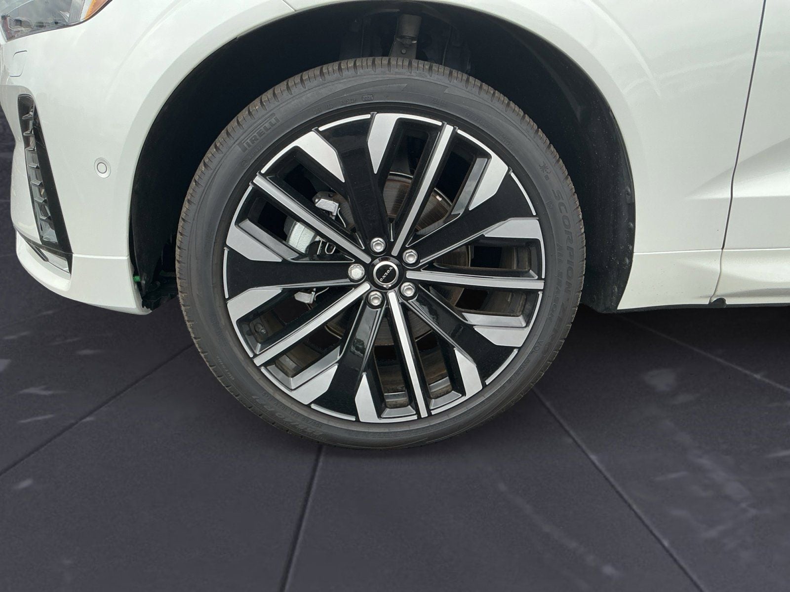 2026 Volvo XC60 B5 Ultra