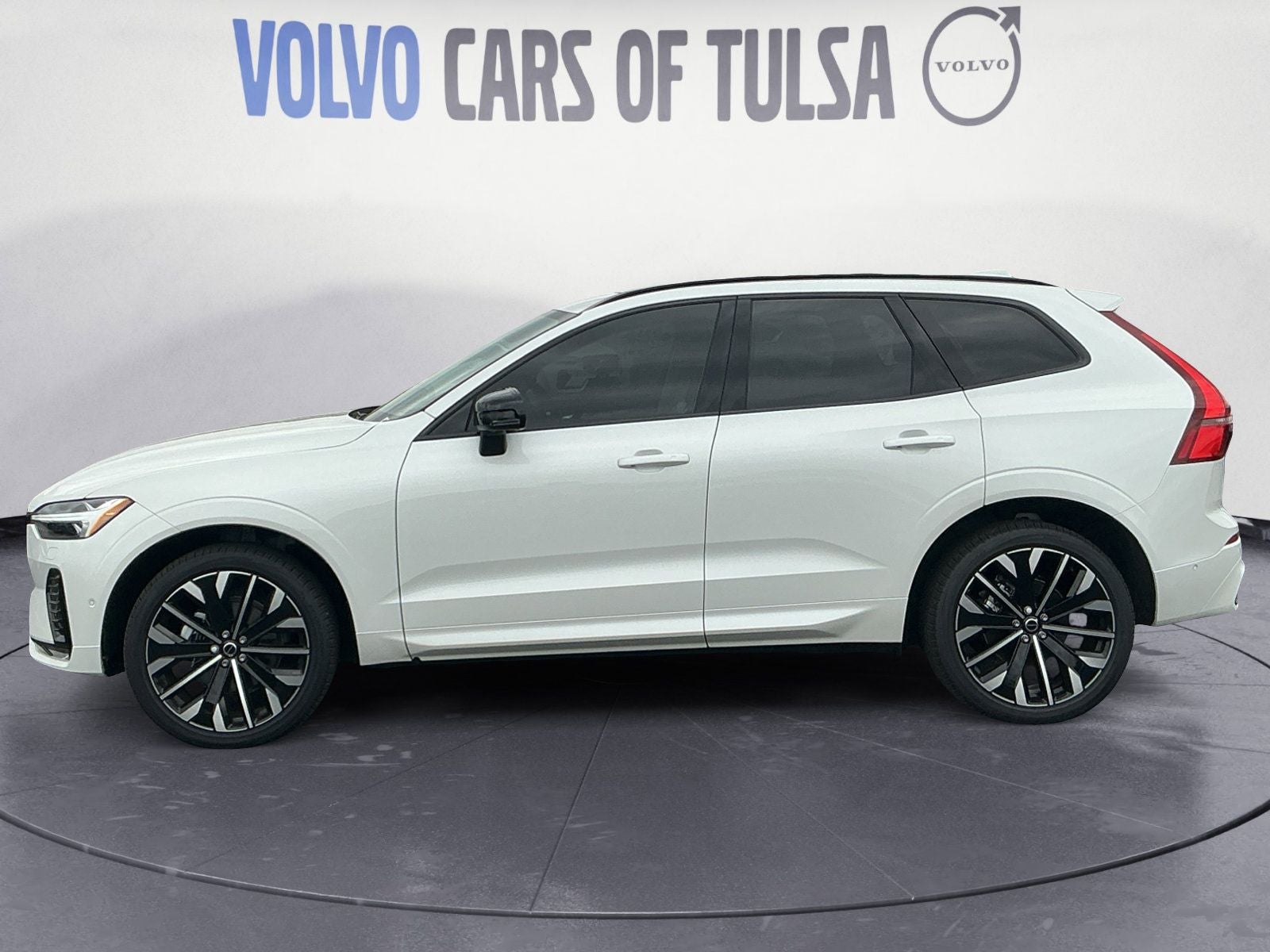 2026 Volvo XC60 B5 Ultra