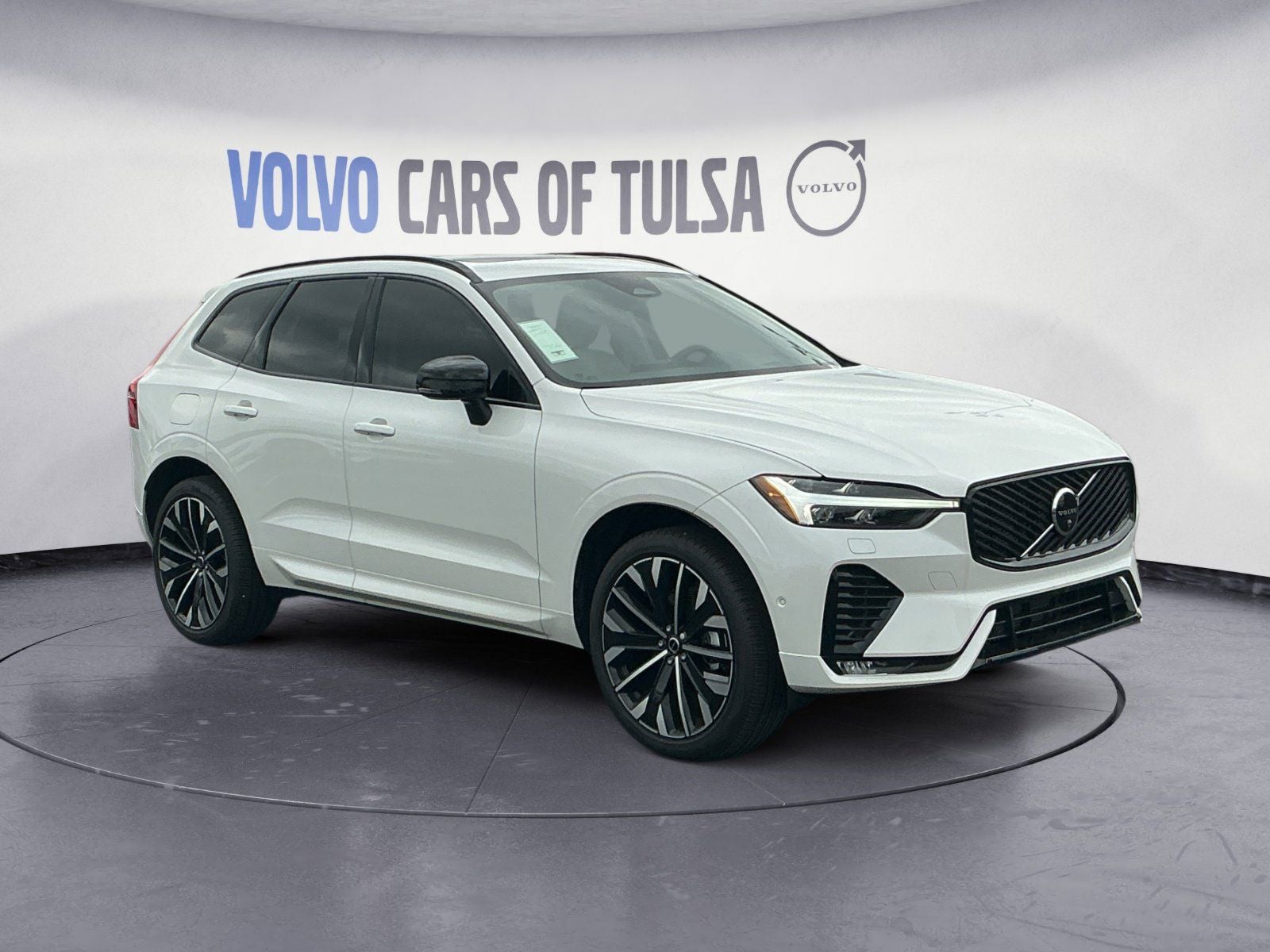 2026 Volvo XC60 B5 Ultra