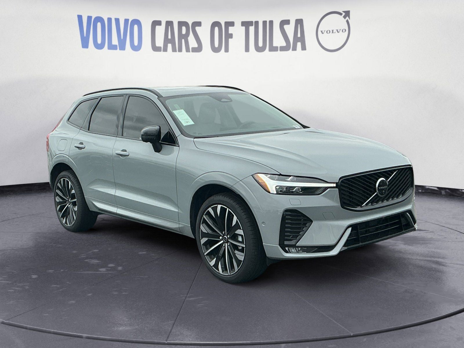 2026 Volvo XC60 B5 Ultra