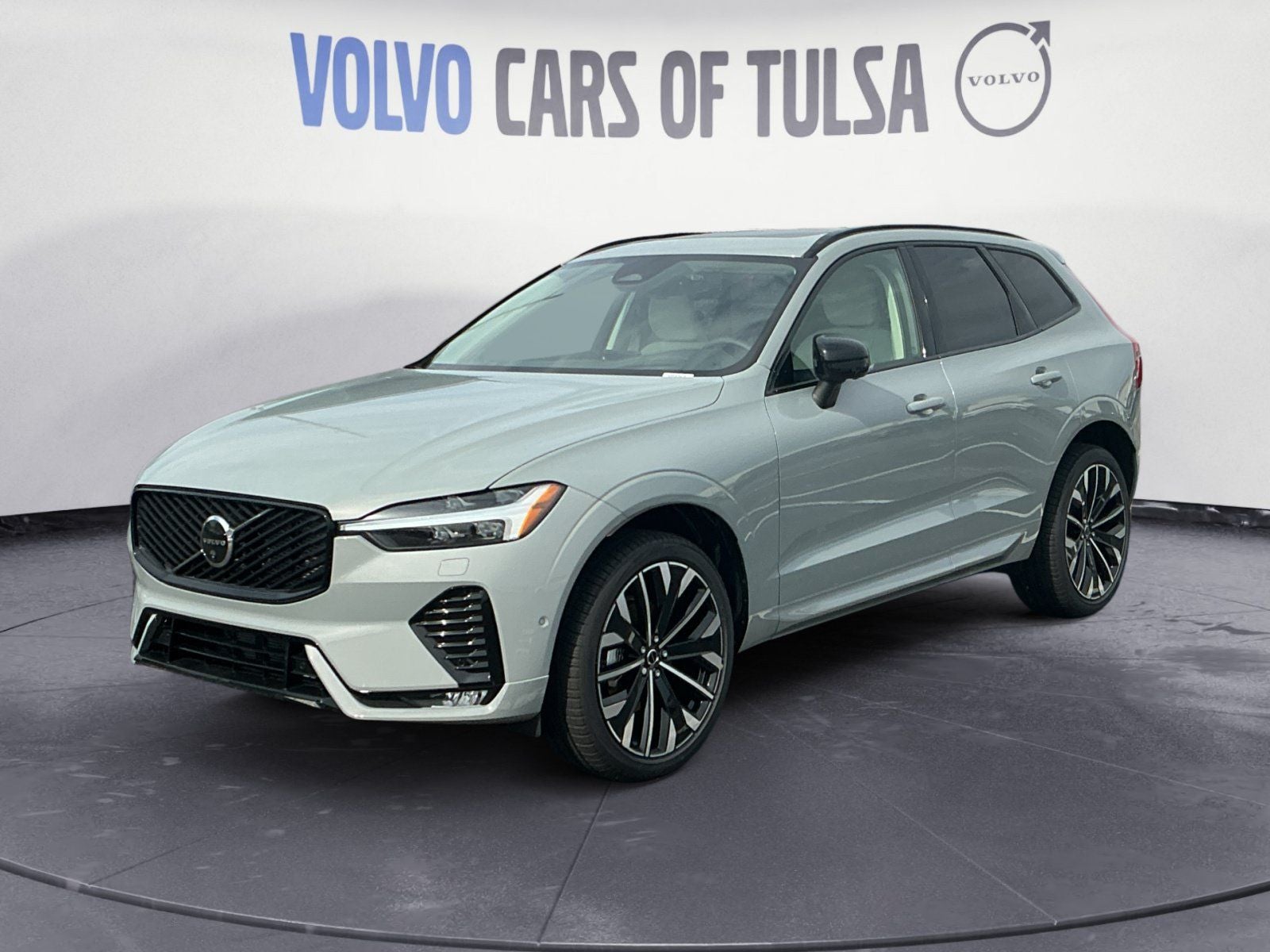 2026 Volvo XC60 B5 Ultra