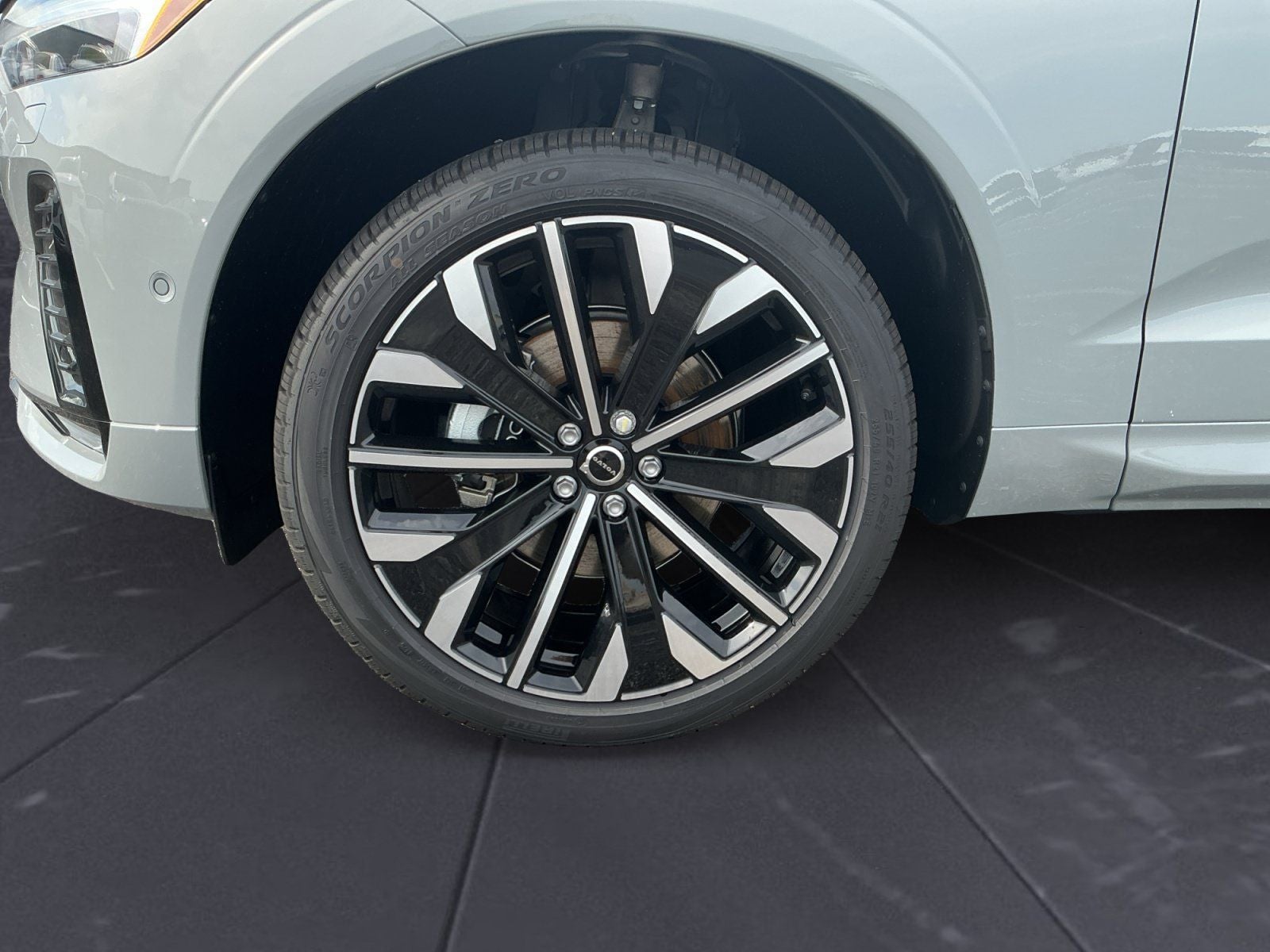 2026 Volvo XC60 B5 Ultra