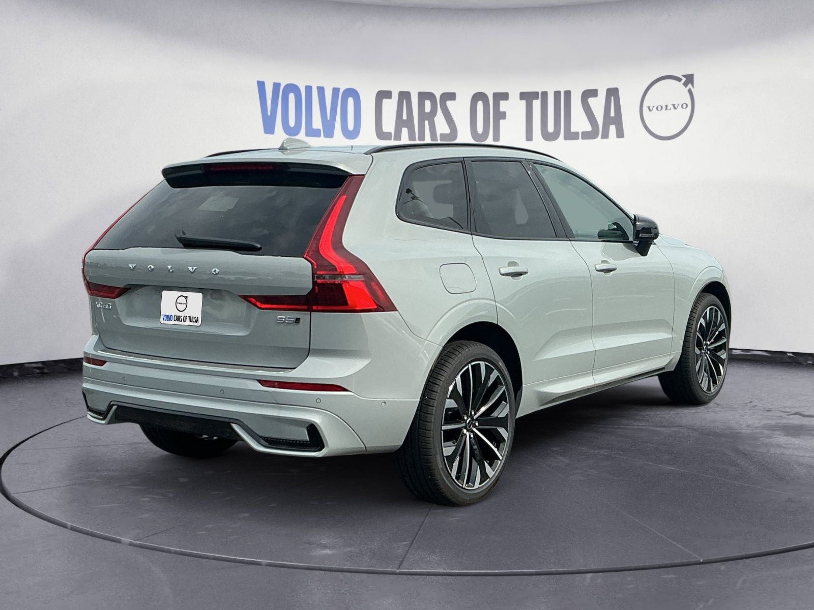 2026 Volvo XC60 B5 Ultra