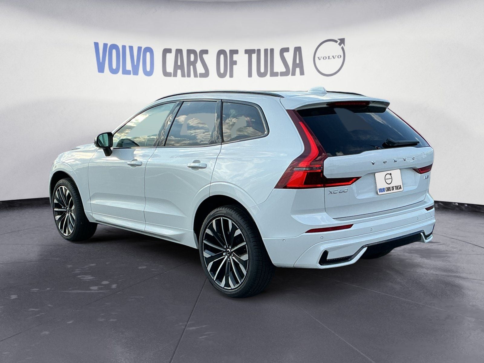 2026 Volvo XC60 B5 Ultra