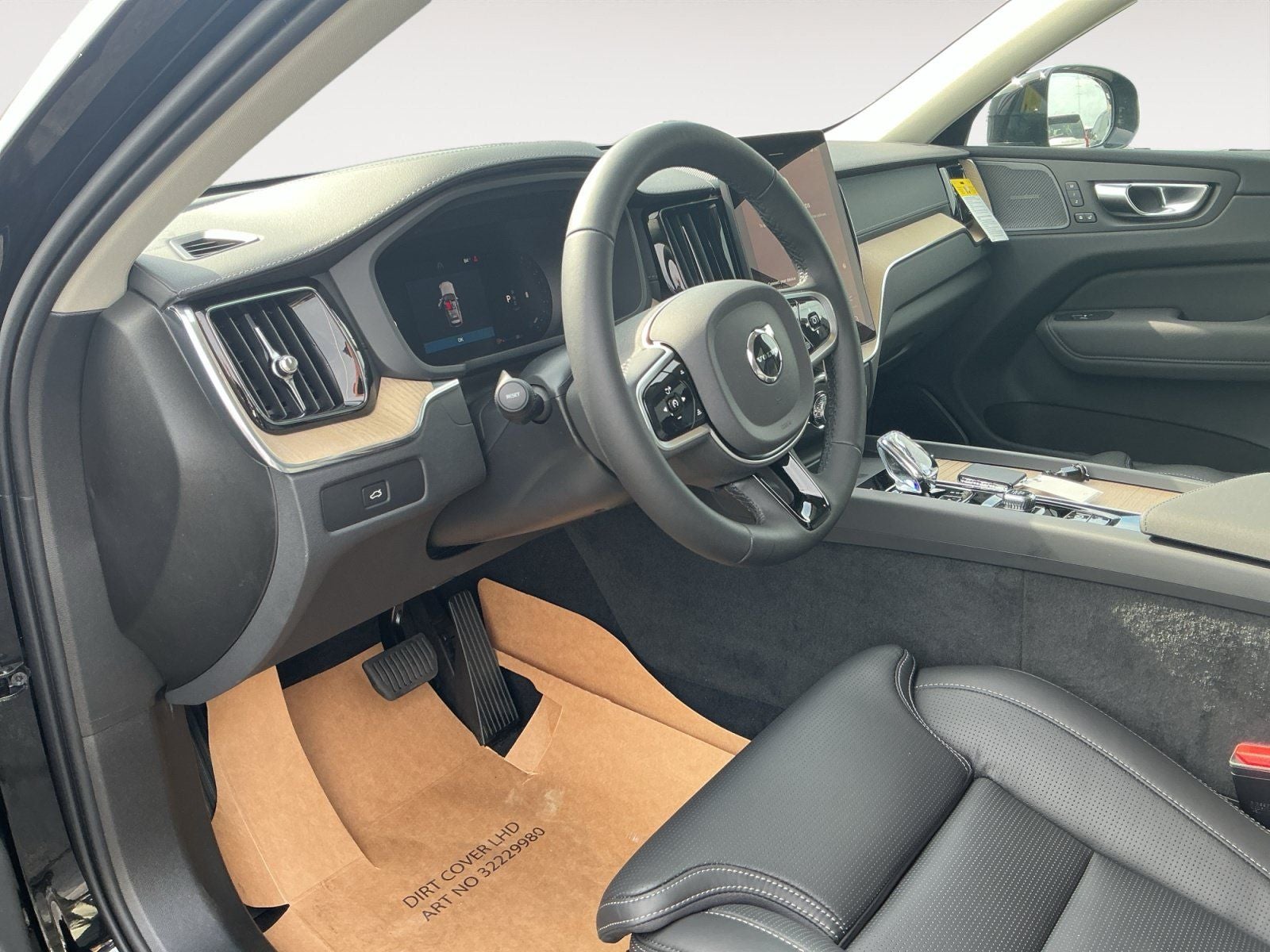 2026 Volvo XC60 B5 Ultra
