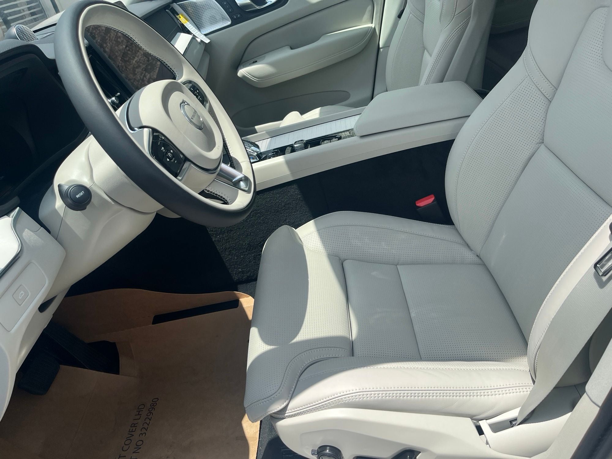 2026 Volvo XC60 B5 Ultra