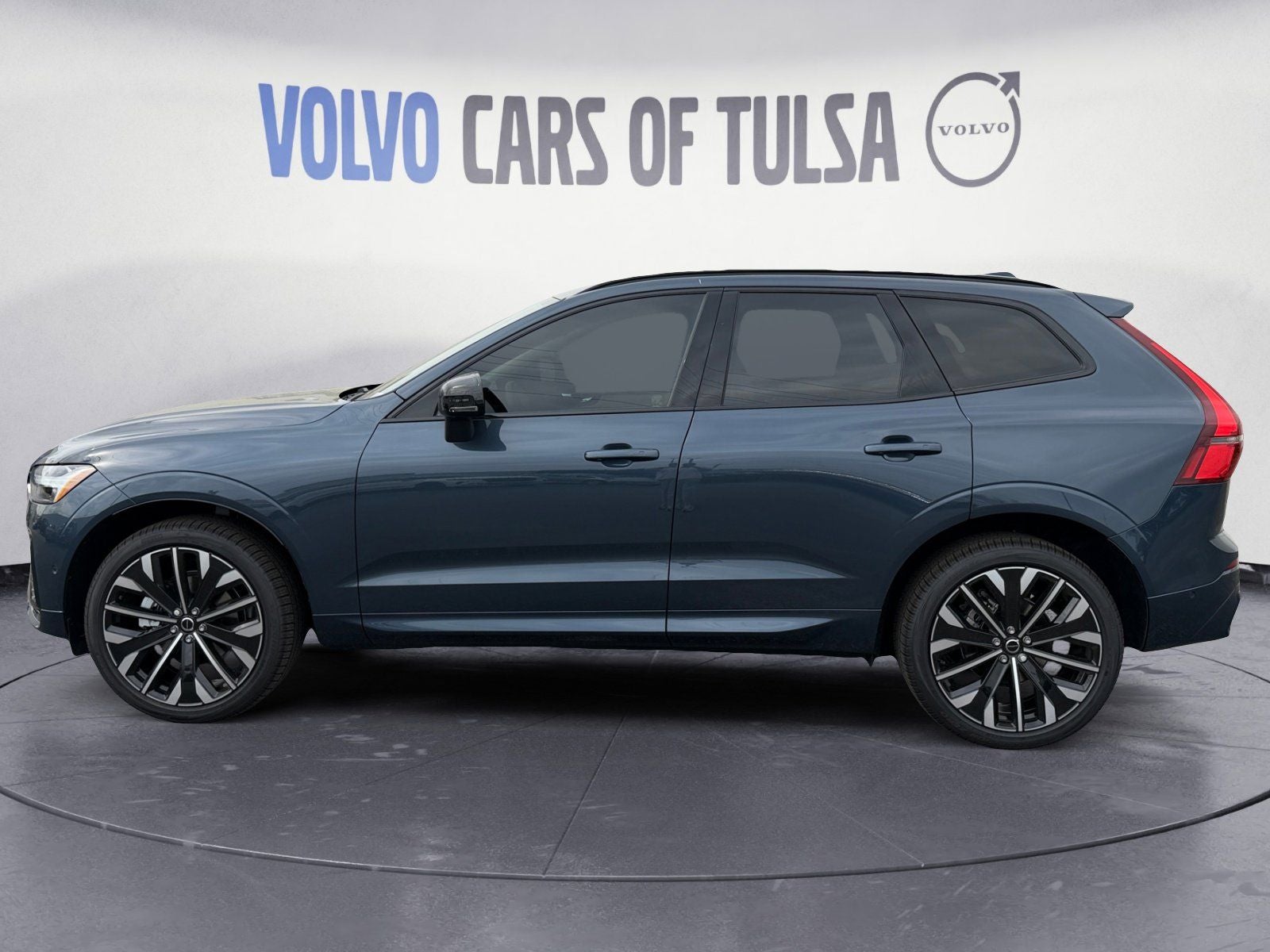 2026 Volvo XC60 B5 Ultra