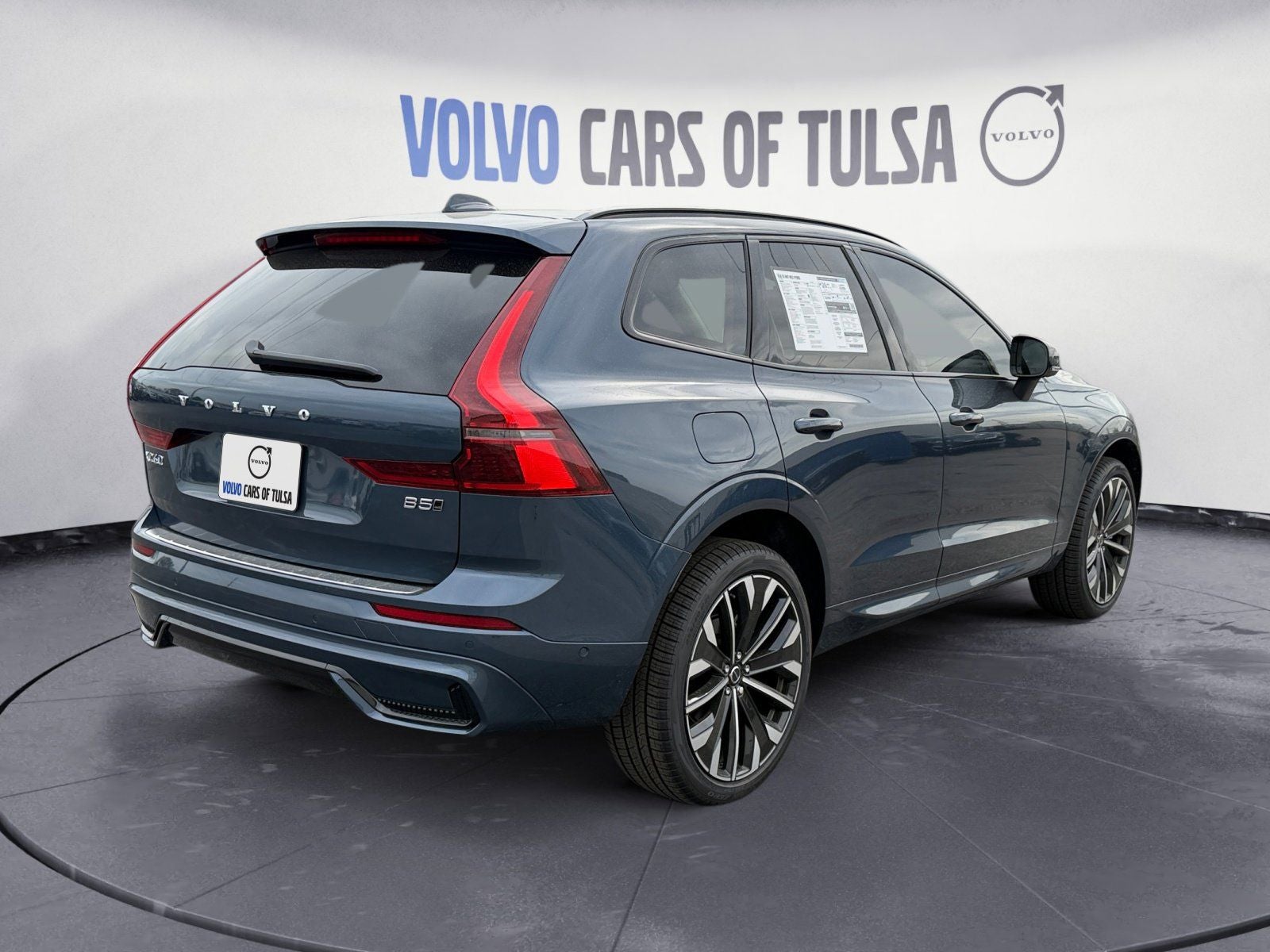 2026 Volvo XC60 B5 Ultra