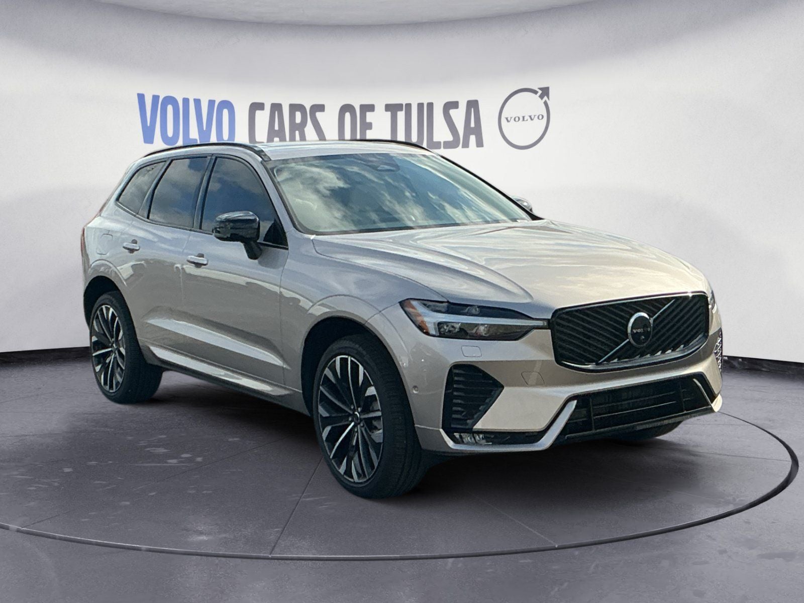 2026 Volvo XC60 B5 Ultra